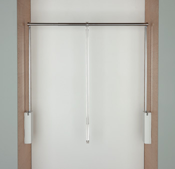 Lift pentru garderobă, Cu amortizor integrat, pentru lăţimea interioară a corpului de 560-950 mm
