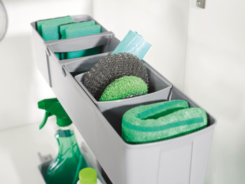 Sistem extractibil Kesseböhmer cleaningAGENT cu recipiente din plastic, organizare ustensile și agenți curățenie